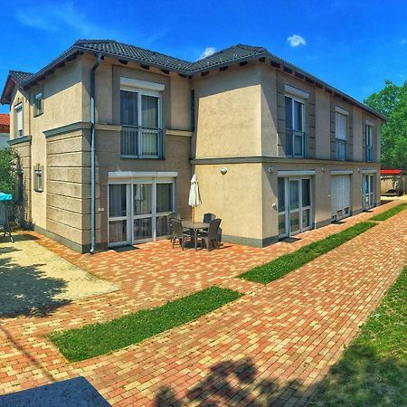 Iris Vendeghaz Apartment Hajdúszoboszló Exterior foto