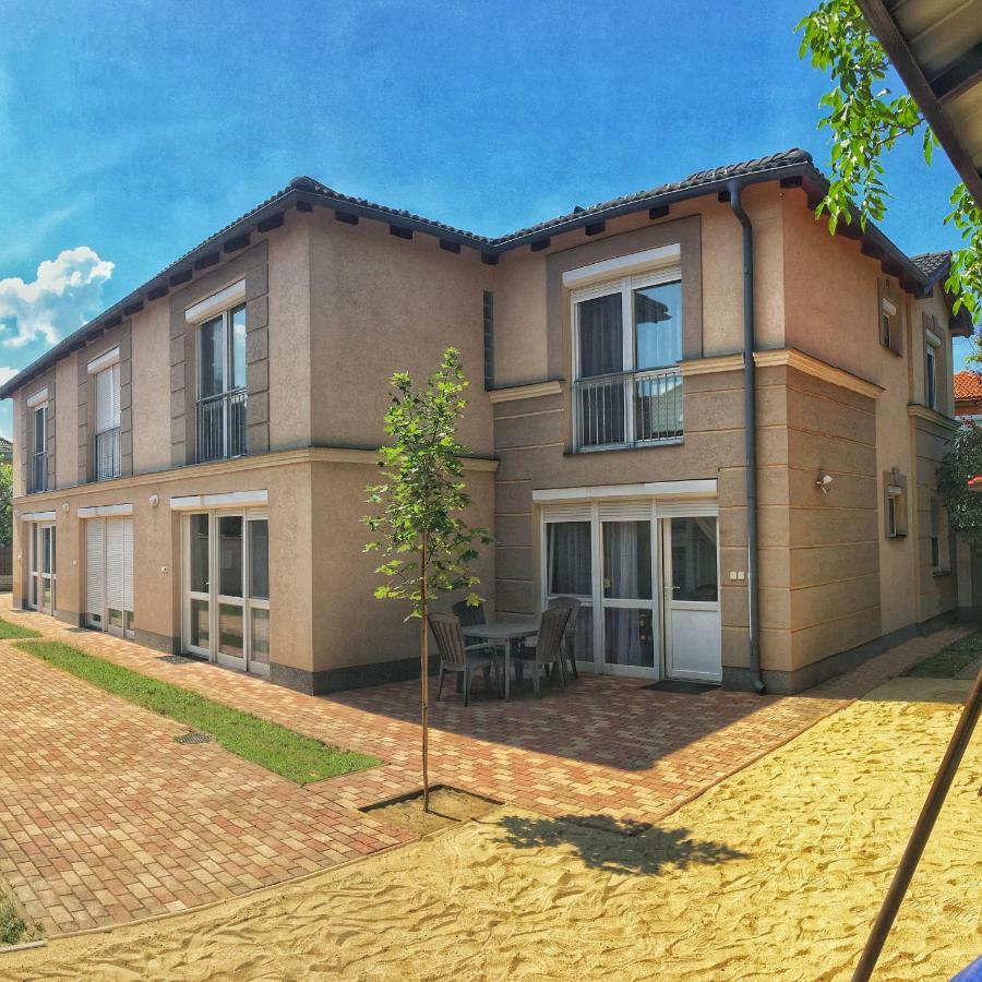 Iris Vendeghaz Apartment Hajdúszoboszló Exterior foto