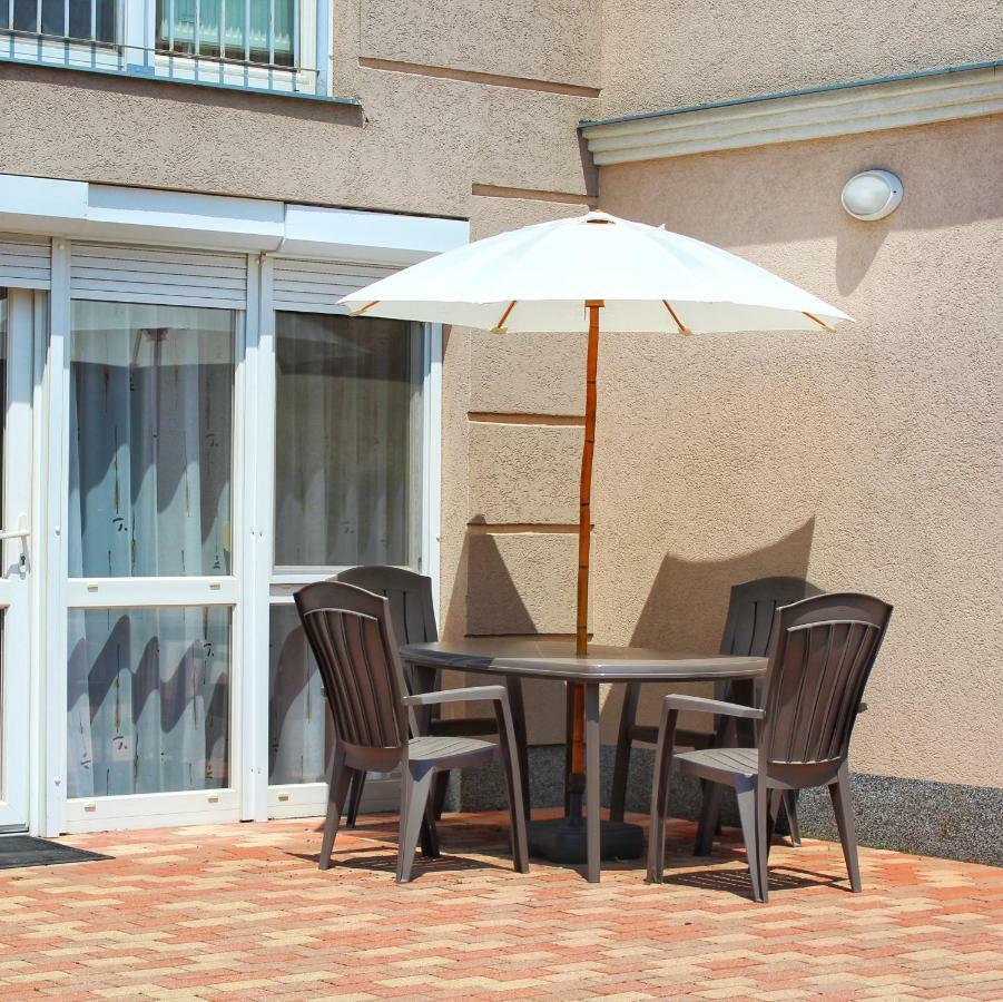 Iris Vendeghaz Apartment Hajdúszoboszló Exterior foto